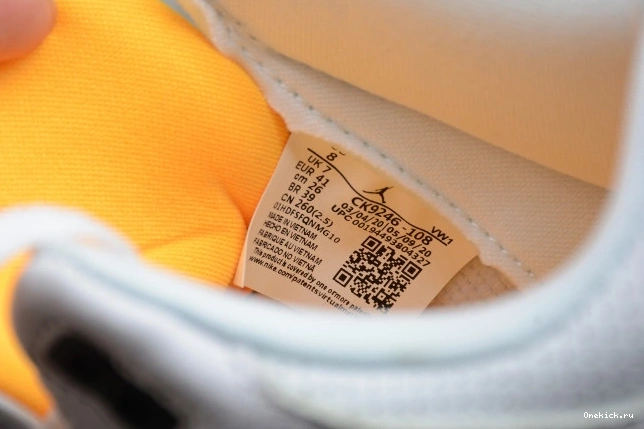 One Kick AIR ORANGE RETRO 3 JORDAN (W) LASER CK9246-108 0713